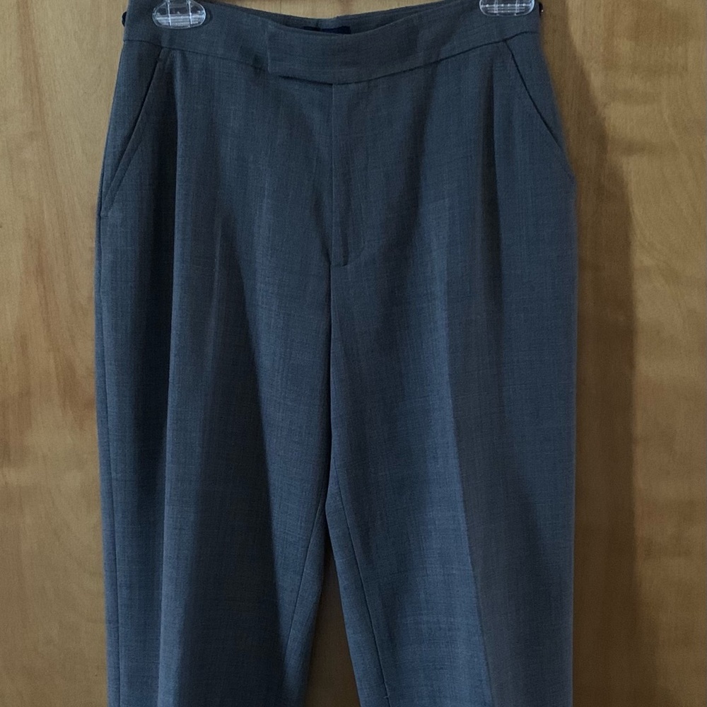 GAP FACTORY CROPPED AND CUFFED TROUSERS.